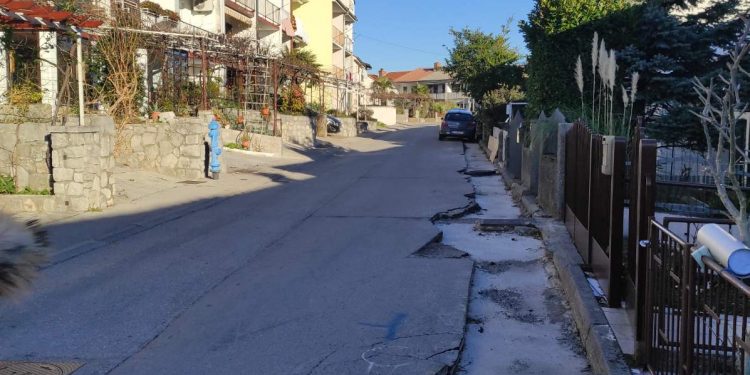 Asfaltiranje ulice Jurjenići