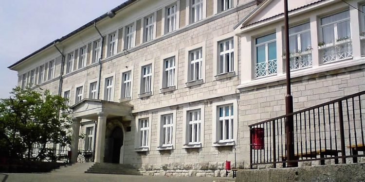 Kastavski osnovnoškolci od ponedjeljka u školskim klupama