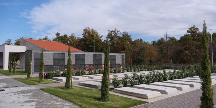 Na grobljima ponovno otvorena voda