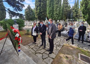 Povodom Dana oslobođenja Kastva položen vijenac na Spomeniku palim borcima