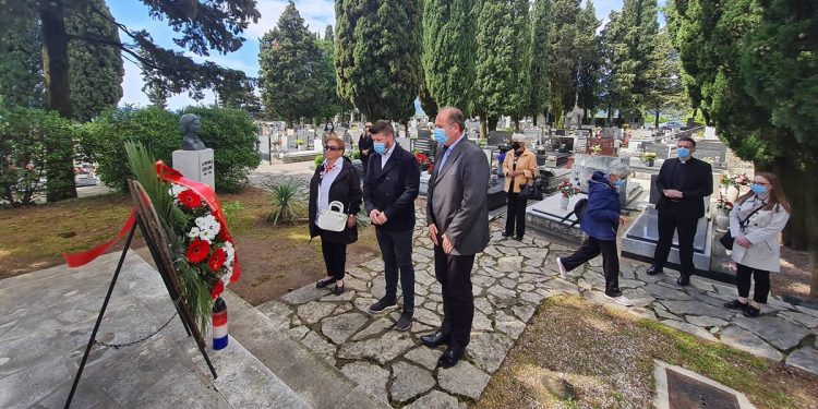Povodom Dana oslobođenja Kastva položen vijenac na Spomeniku palim borcima
