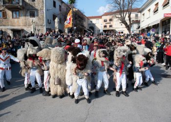 Doček Halubajskeh zvončari – regulacija prometa
