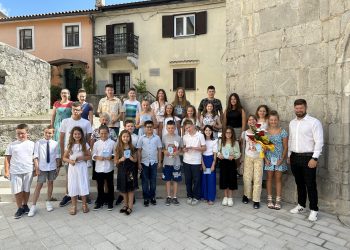 Najuspješniji učenici na prijemu kod gradonačelnika
