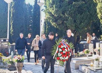 Položeni vijenci u sjećanje na žrtve Vukovara i Škabrnje