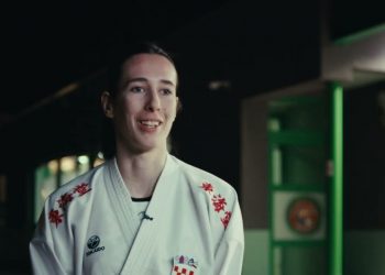 Kastavka mjeseca velječe – Adriana Ross