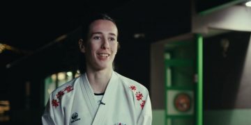 Kastavka mjeseca velječe – Adriana Ross