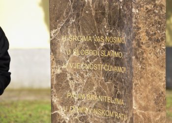 Otkriven spomenik palim braniteljima u Kastvu