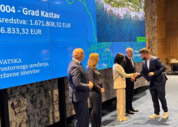 Gradu Kastvu uručen ugovor na 1,6 mil. eura za projekt razvoja zelene infrastrukture